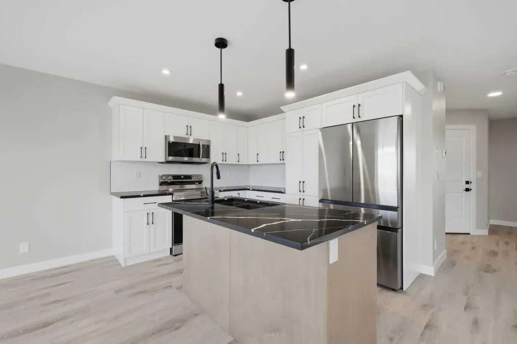 125 Hampton Crescent Sylvan Lake AB T4S 1S8