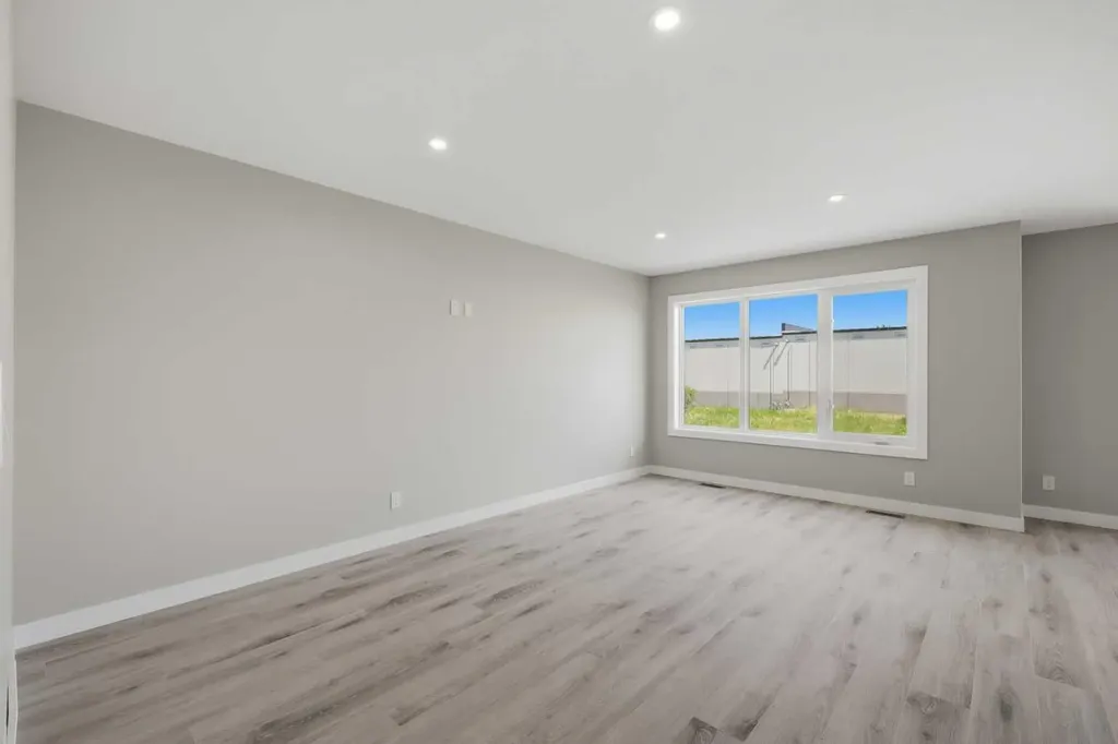 125 Hampton Crescent Sylvan Lake AB T4S 1S8