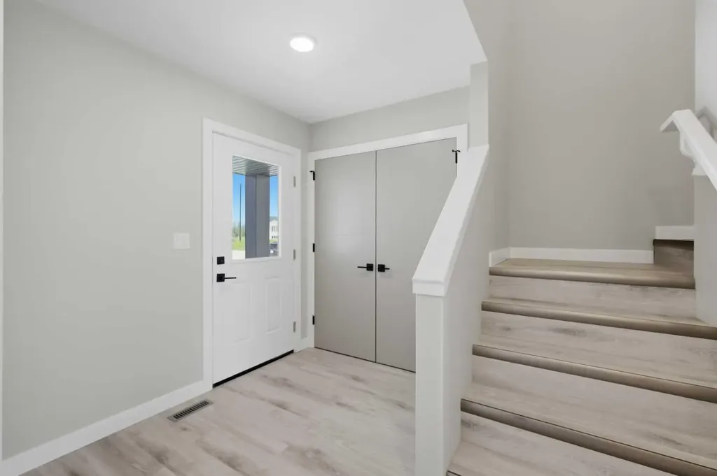 125 Hampton Crescent Sylvan Lake AB T4S 1S8