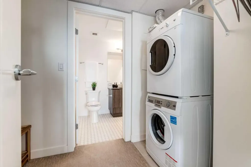 930 6 Avenue SW Calgary AB T2P 1J3
