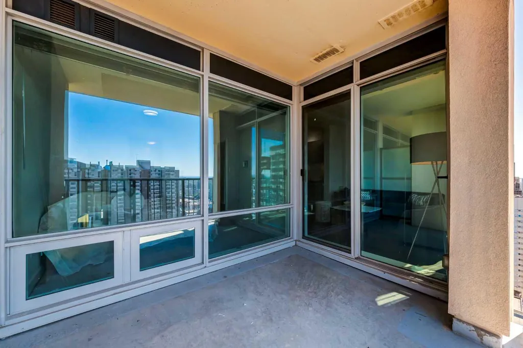 930 6 Avenue SW Calgary AB T2P 1J3