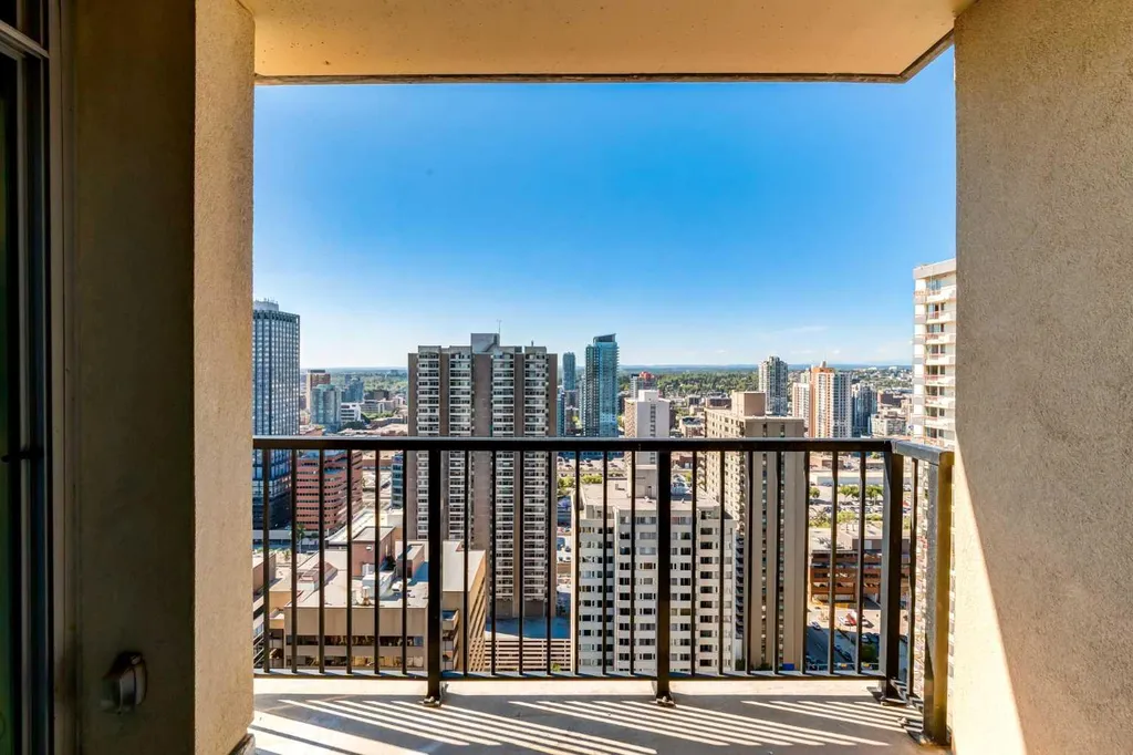 930 6 Avenue SW Calgary AB T2P 1J3