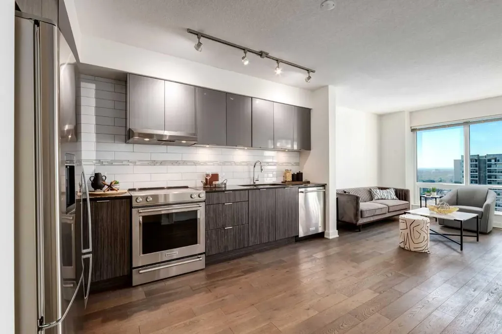 930 6 Avenue SW Calgary AB T2P 1J3