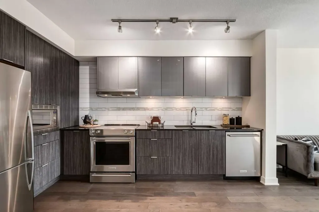 930 6 Avenue SW Calgary AB T2P 1J3