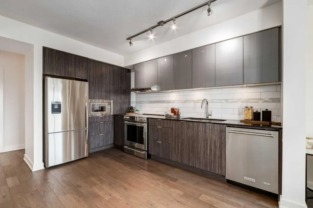 930 6 Avenue SW Calgary AB T2P 1J3