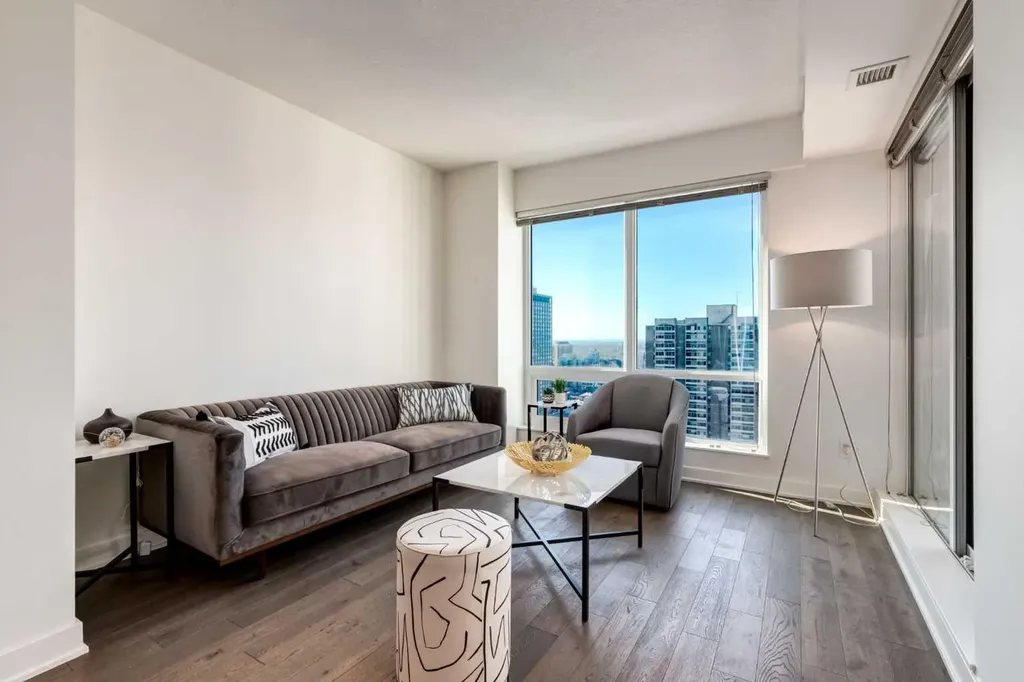 930 6 Avenue SW Calgary AB T2P 1J3