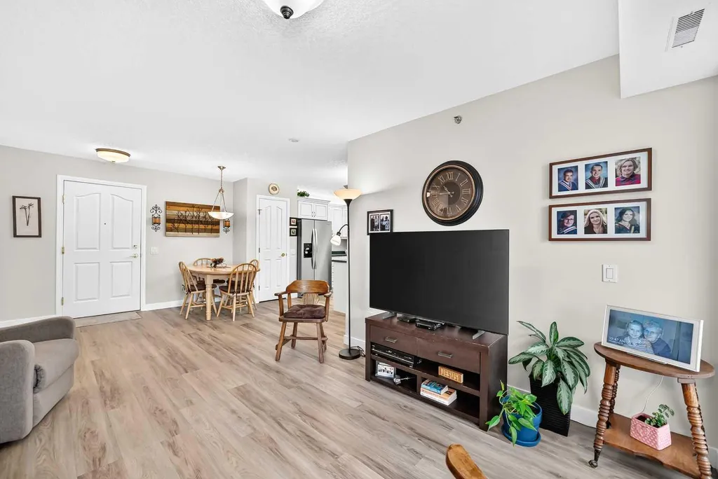 1818 Simcoe Boulevard SW Calgary AB T3H 3L9