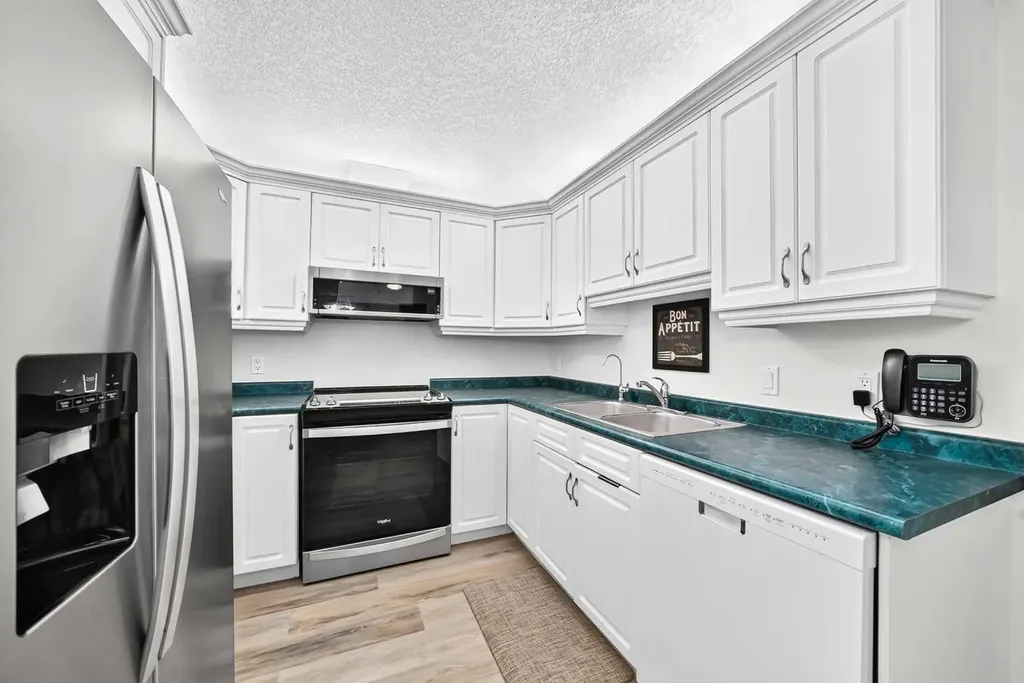 1818 Simcoe Boulevard SW Calgary AB T3H 3L9