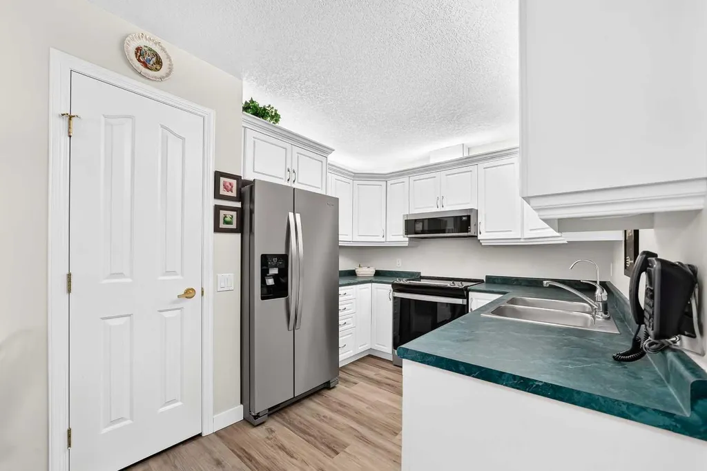 1818 Simcoe Boulevard SW Calgary AB T3H 3L9