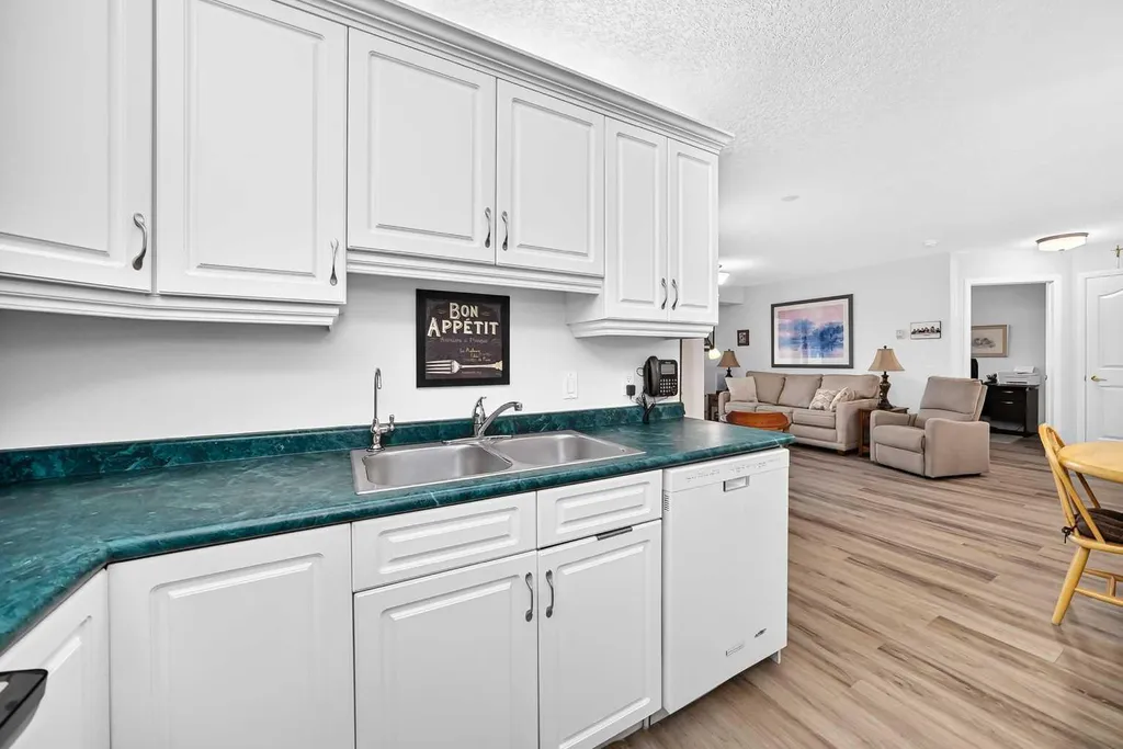 1818 Simcoe Boulevard SW Calgary AB T3H 3L9