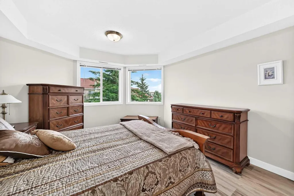 1818 Simcoe Boulevard SW Calgary AB T3H 3L9