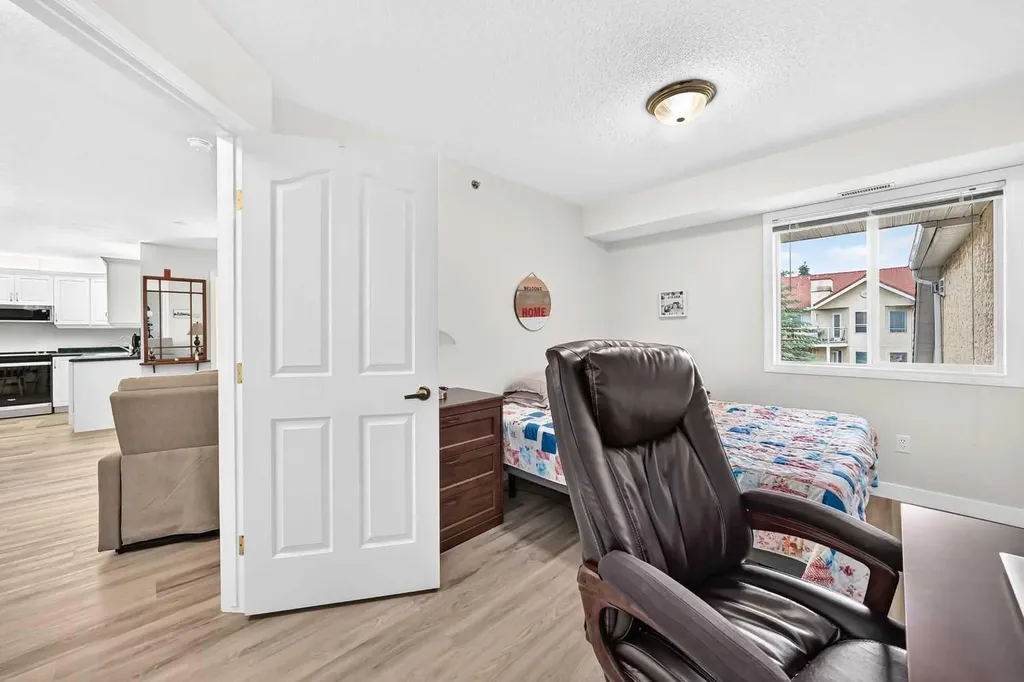1818 Simcoe Boulevard SW Calgary AB T3H 3L9