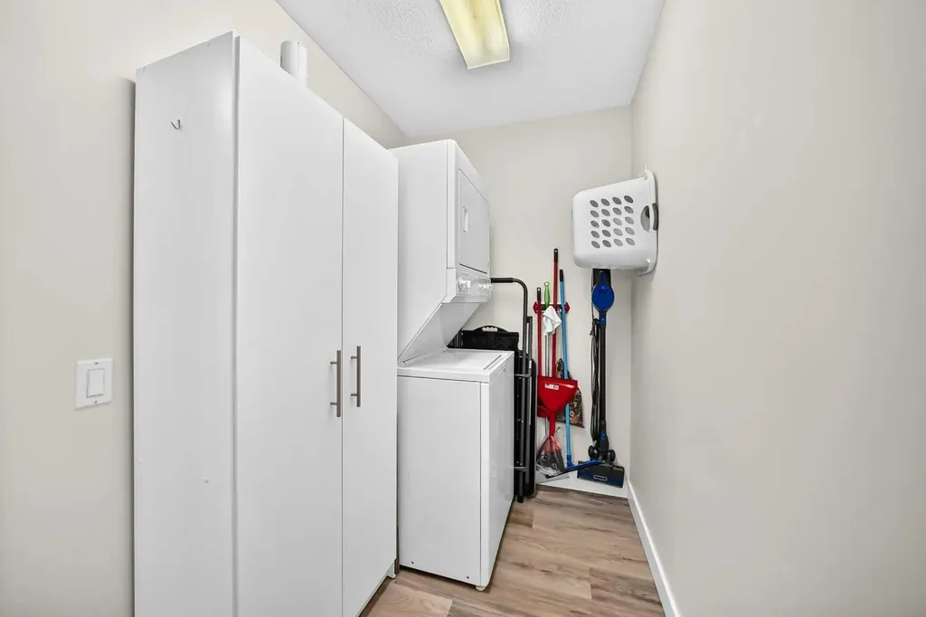 1818 Simcoe Boulevard SW Calgary AB T3H 3L9