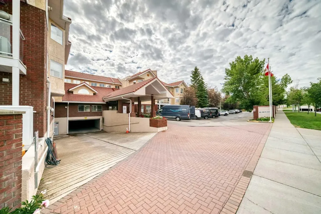 1818 Simcoe Boulevard SW Calgary AB T3H 3L9