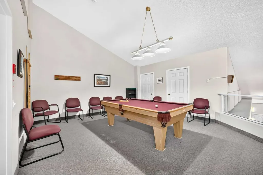 1818 Simcoe Boulevard SW Calgary AB T3H 3L9