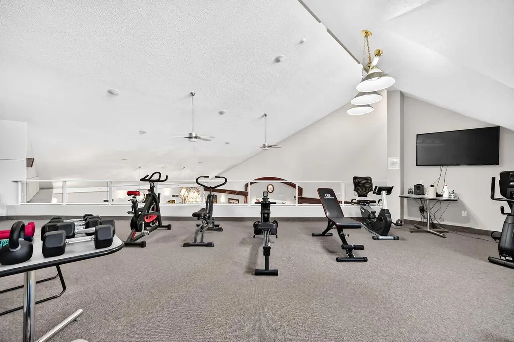 1818 Simcoe Boulevard SW Calgary AB T3H 3L9