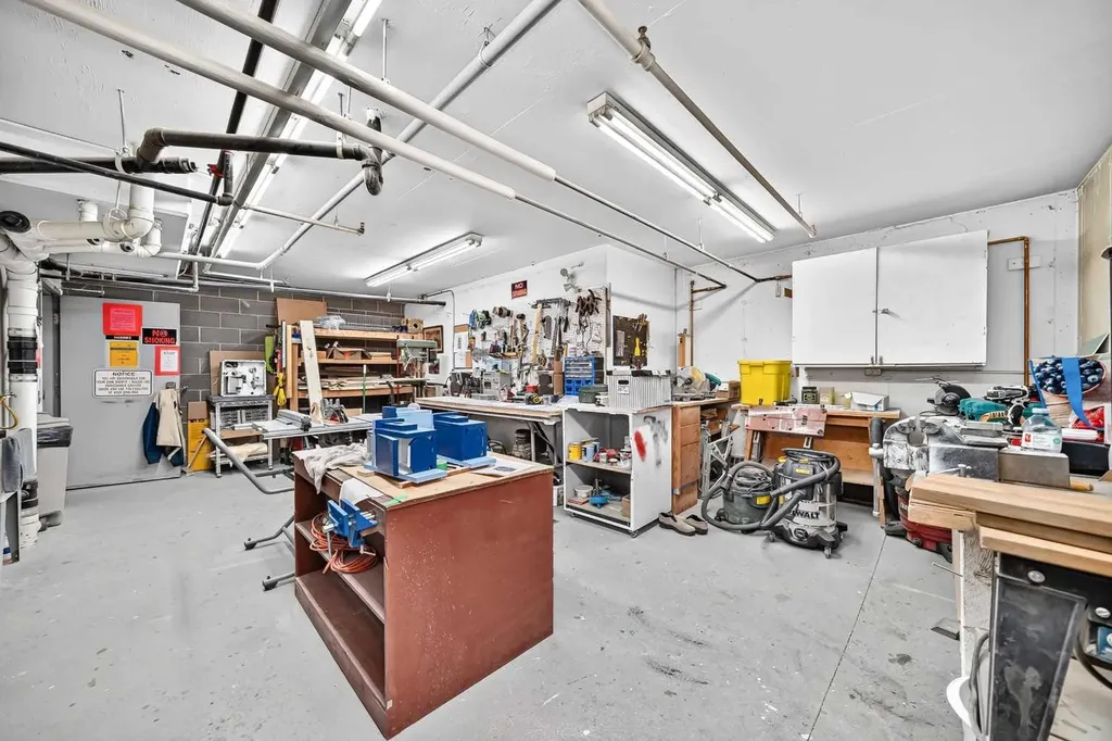 1818 Simcoe Boulevard SW Calgary AB T3H 3L9