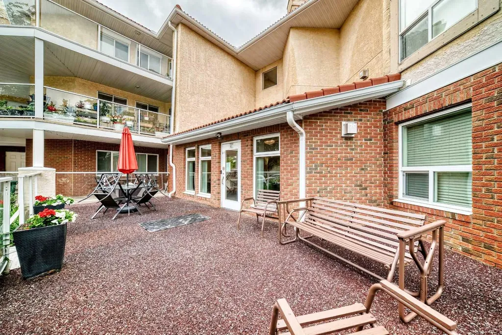 1818 Simcoe Boulevard SW Calgary AB T3H 3L9