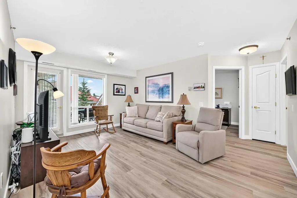 1818 Simcoe Boulevard SW Calgary AB T3H 3L9