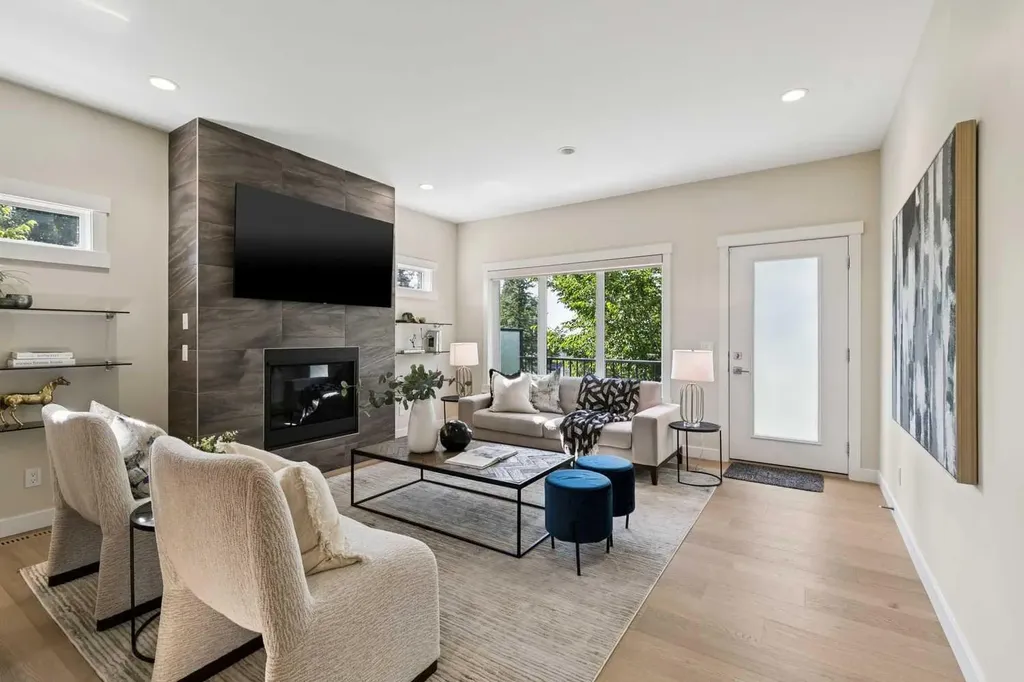 31 Sierra Morena Manor SW Calgary AB T3H1S9