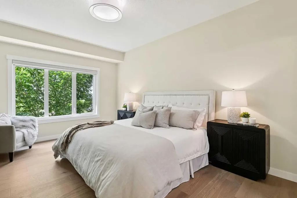 31 Sierra Morena Manor SW Calgary AB T3H1S9