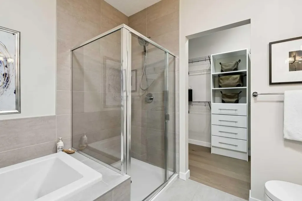 31 Sierra Morena Manor SW Calgary AB T3H1S9