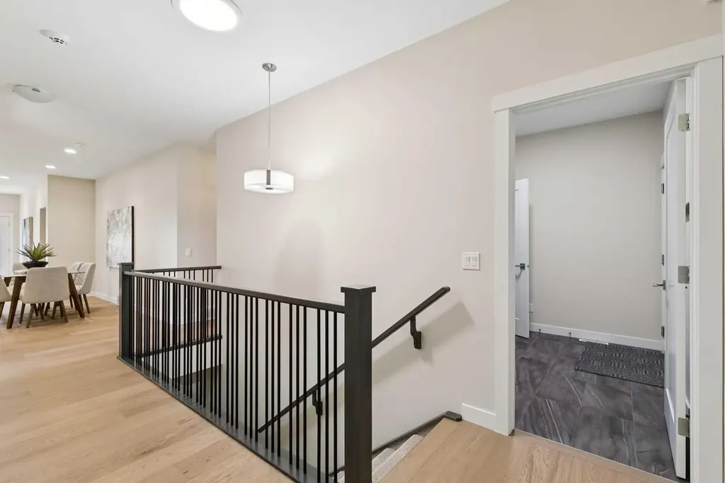 31 Sierra Morena Manor SW Calgary AB T3H1S9