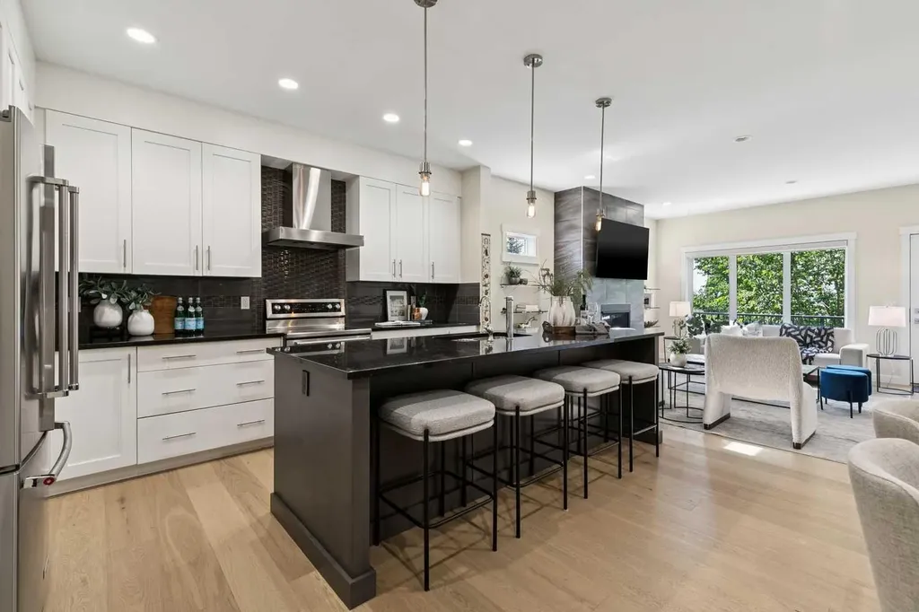 31 Sierra Morena Manor SW Calgary AB T3H1S9