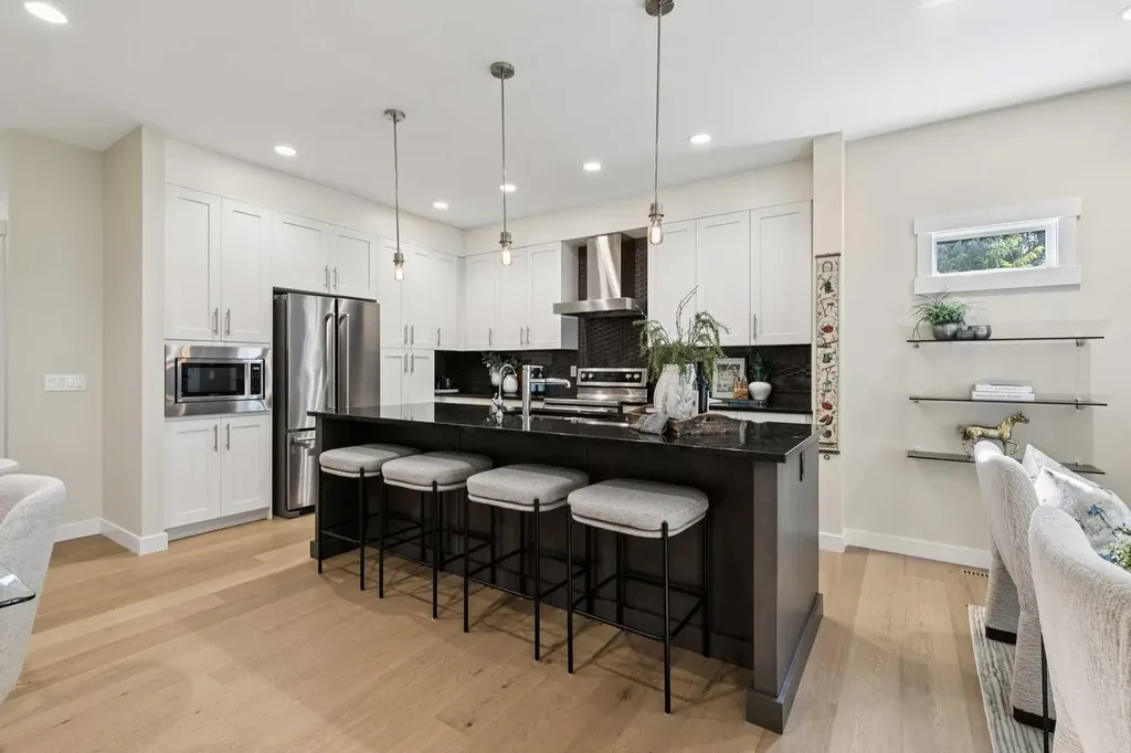 31 Sierra Morena Manor SW Calgary AB T3H1S9