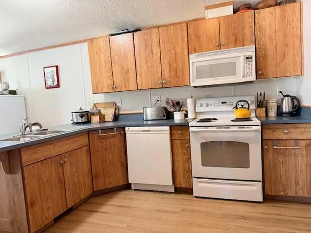 4819 51 Avenue Millet AB T0C 1Z0