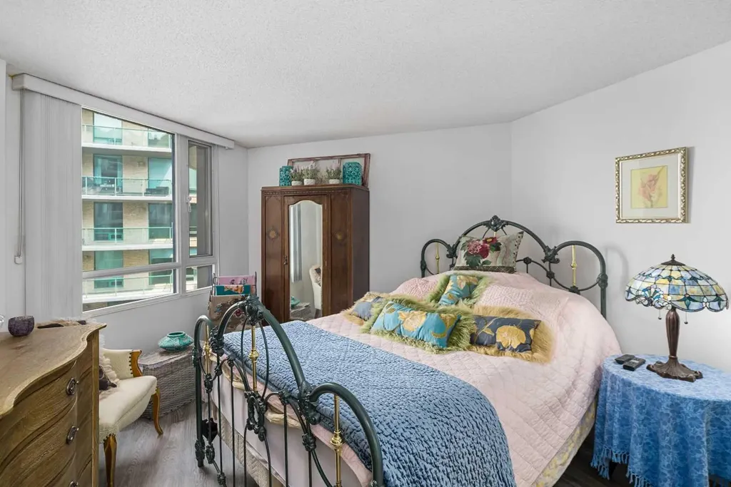 804 3 Avenue SW Calgary AB T2P0G9