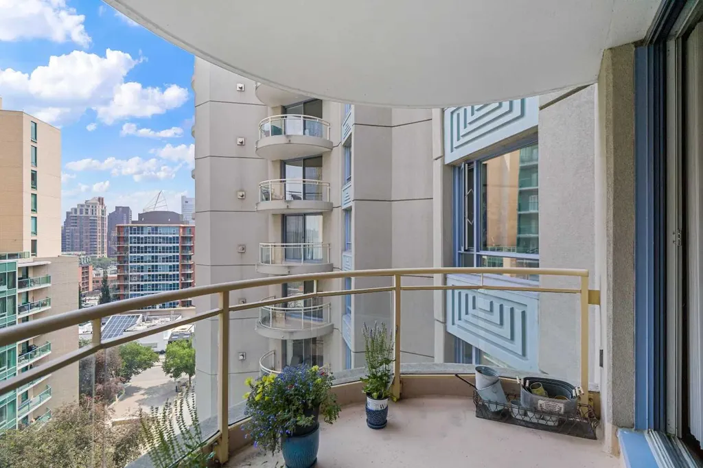804 3 Avenue SW Calgary AB T2P0G9