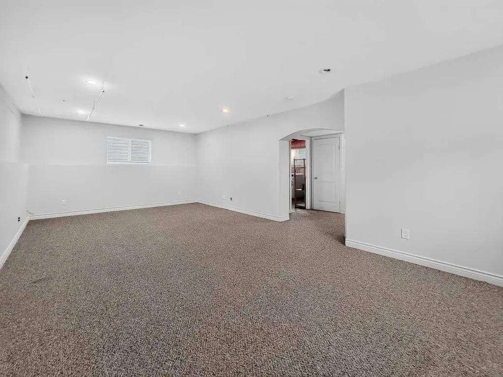 81 Pinnacle Lake Drive Grande Prairie AB T8W 0A9