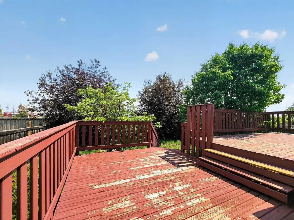 81 Pinnacle Lake Drive Grande Prairie AB T8W 0A9