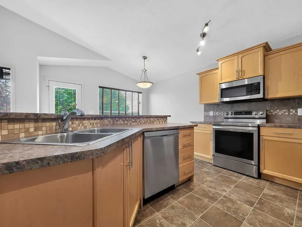 81 Pinnacle Lake Drive Grande Prairie AB T8W 0A9