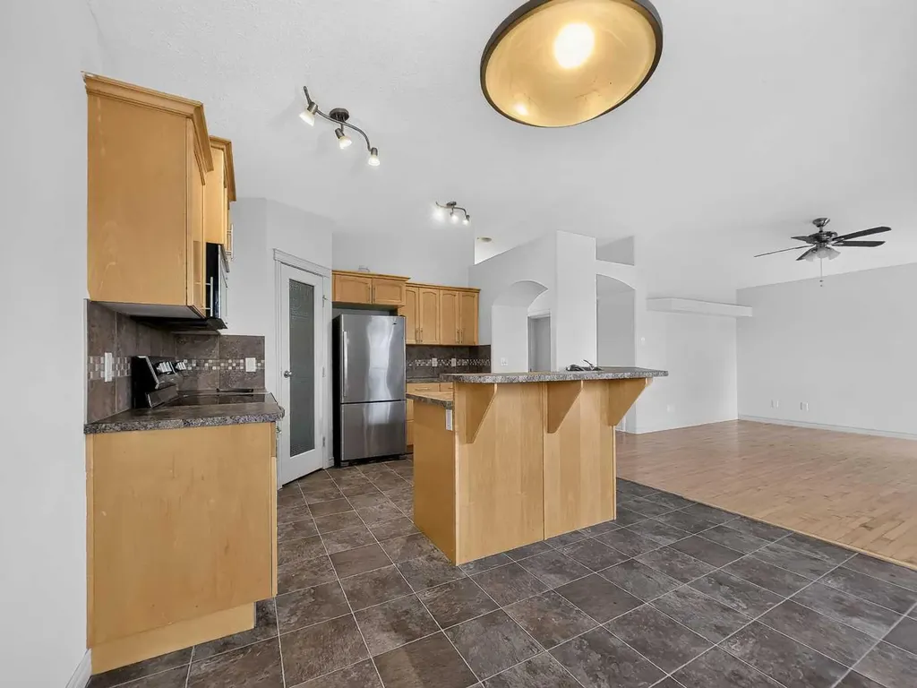 81 Pinnacle Lake Drive Grande Prairie AB T8W 0A9