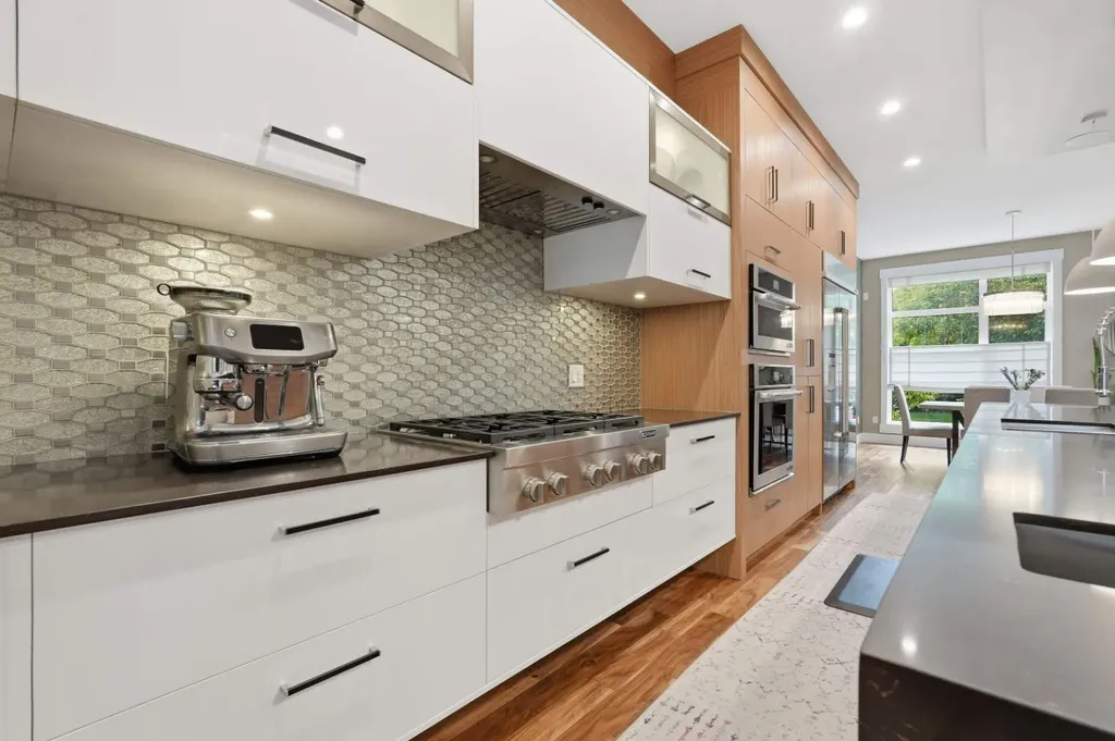 2016 31 Avenue SW Calgary AB T2T1T2