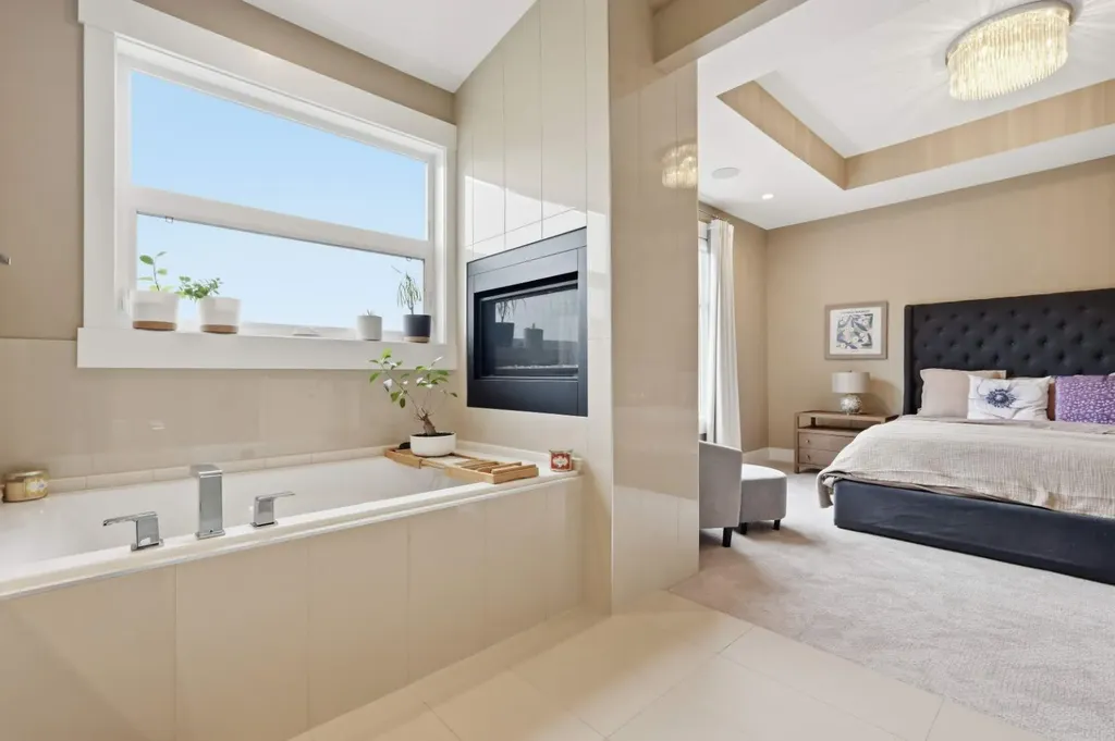 2016 31 Avenue SW Calgary AB T2T1T2