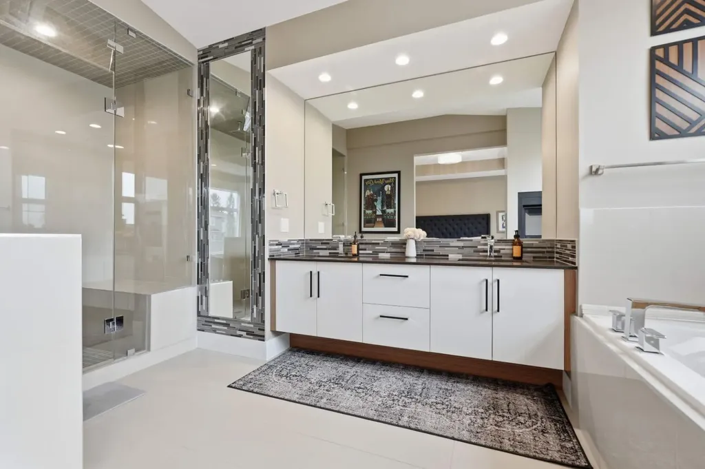 2016 31 Avenue SW Calgary AB T2T1T2