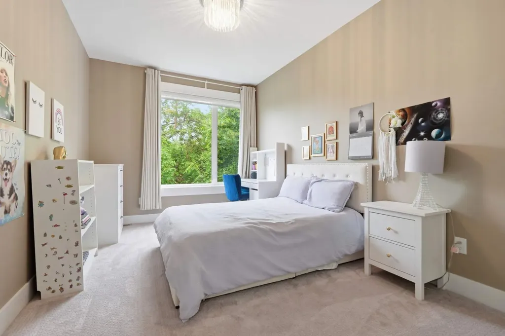 2016 31 Avenue SW Calgary AB T2T1T2