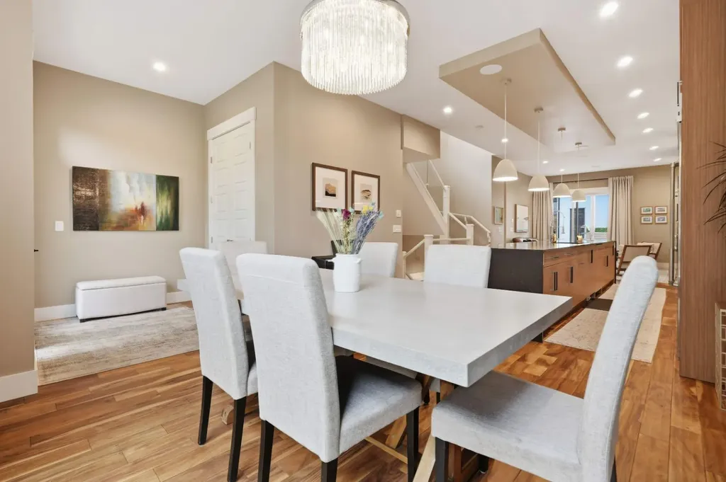2016 31 Avenue SW Calgary AB T2T1T2
