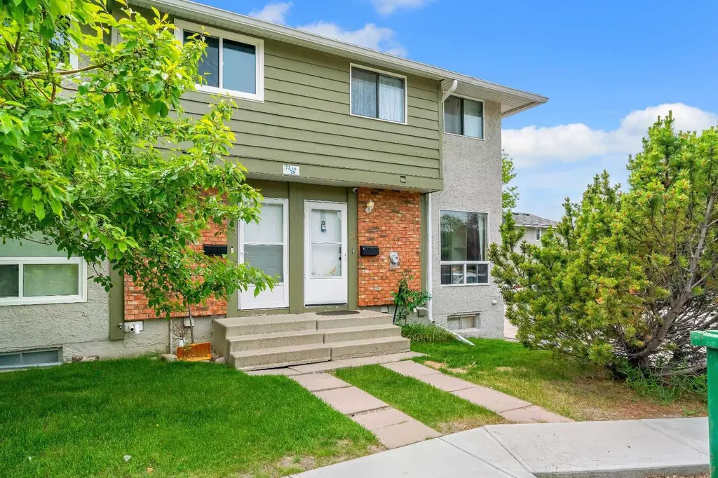 6915 Ranchview Drive NW Calgary AB T3G 1R8