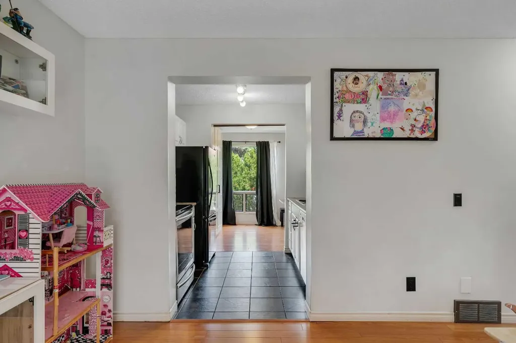 6915 Ranchview Drive NW Calgary AB T3G 1R8