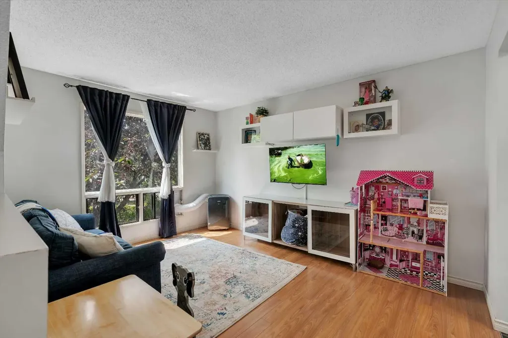 6915 Ranchview Drive NW Calgary AB T3G 1R8