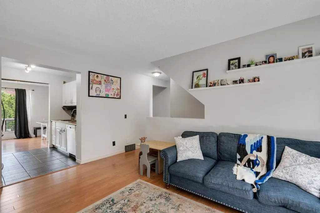 6915 Ranchview Drive NW Calgary AB T3G 1R8
