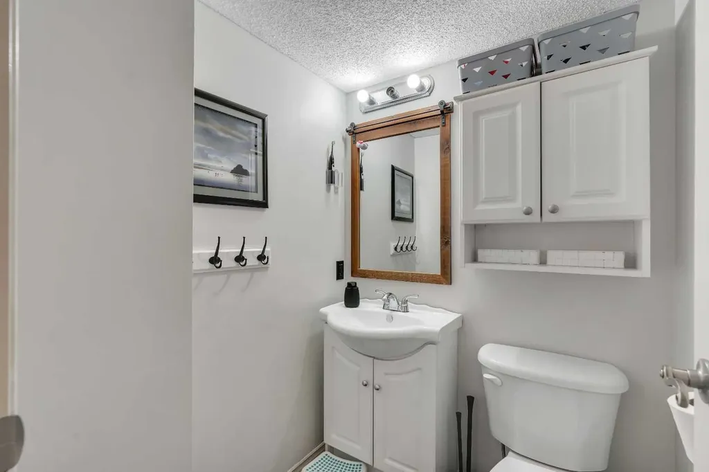 6915 Ranchview Drive NW Calgary AB T3G 1R8