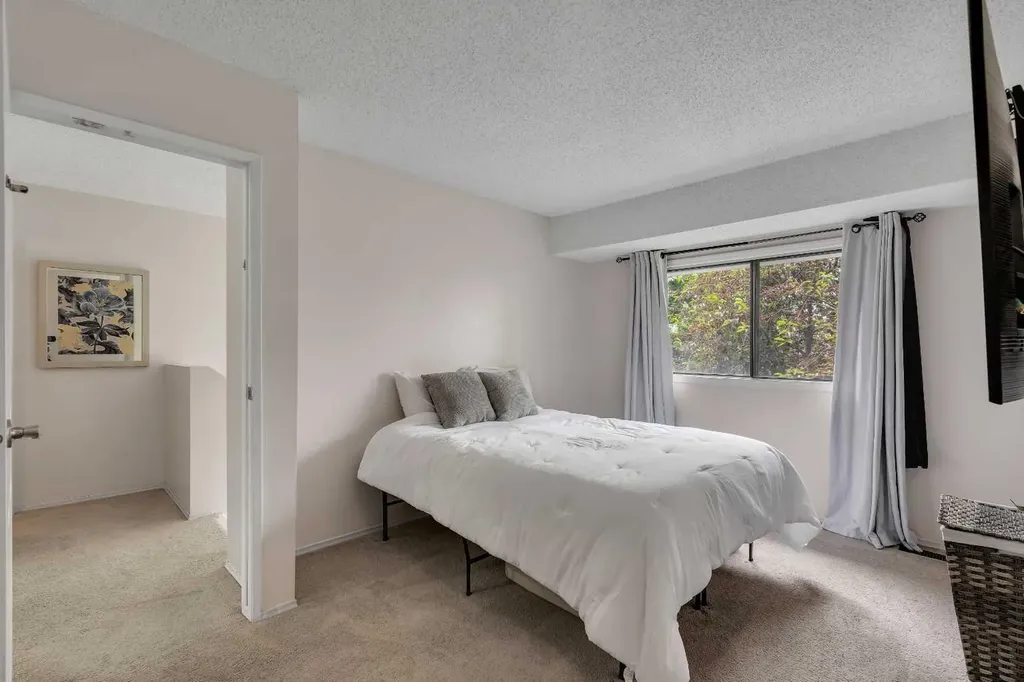 6915 Ranchview Drive NW Calgary AB T3G 1R8