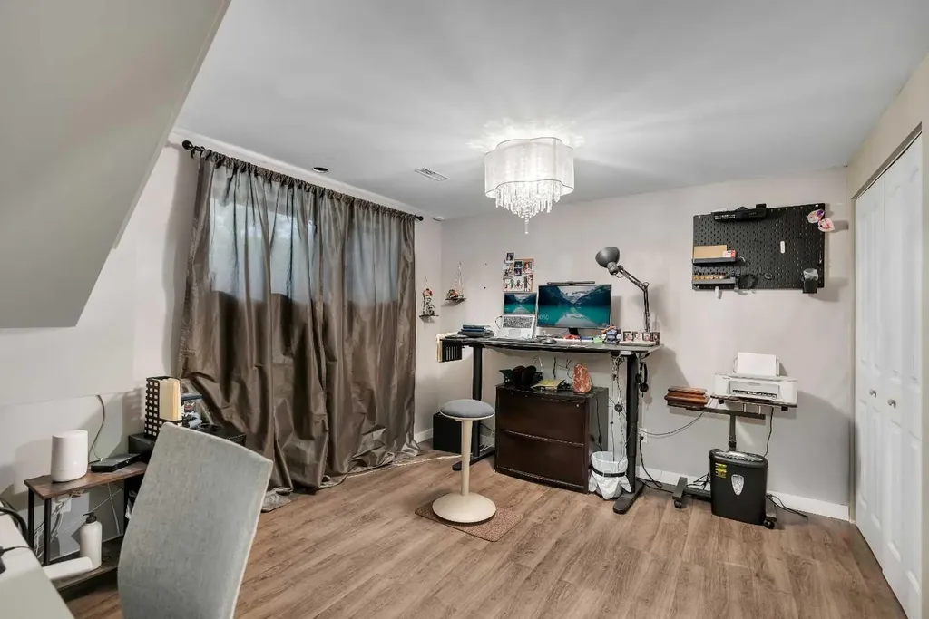 6915 Ranchview Drive NW Calgary AB T3G 1R8