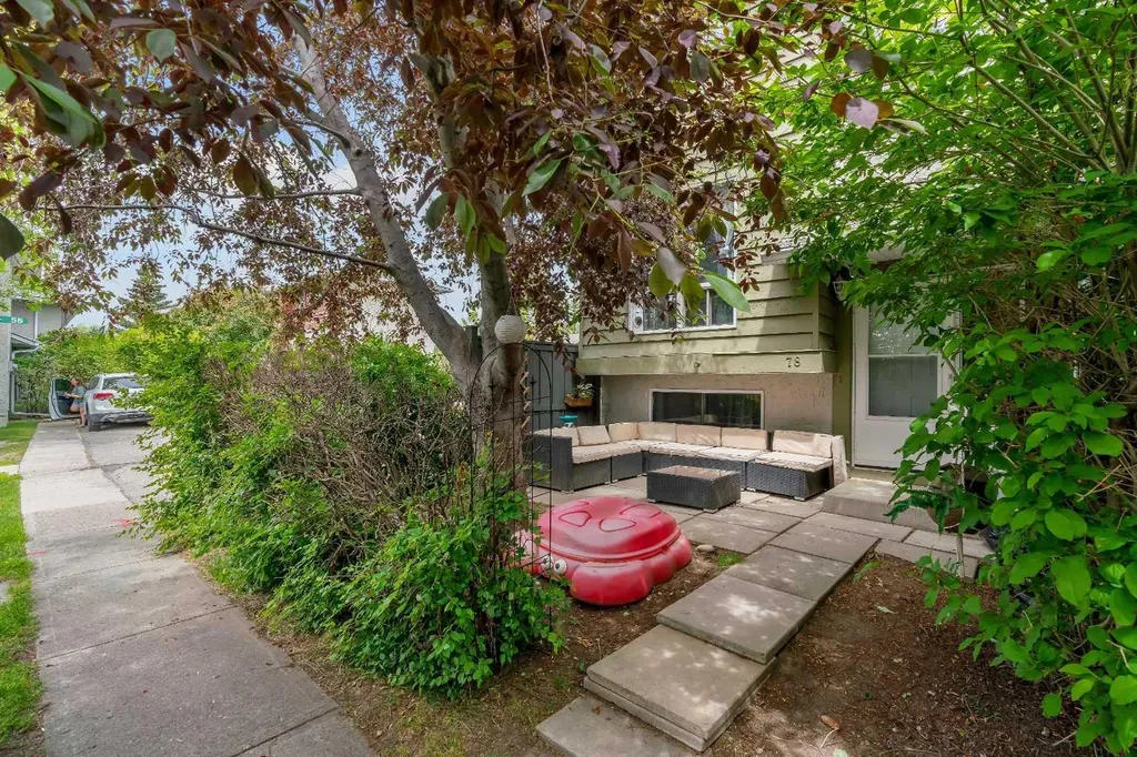 6915 Ranchview Drive NW Calgary AB T3G 1R8