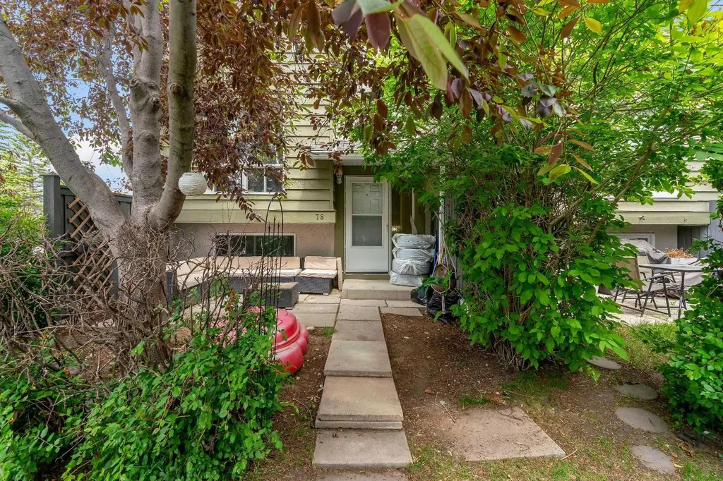 6915 Ranchview Drive NW Calgary AB T3G 1R8